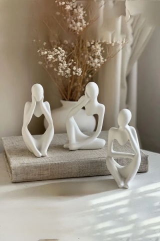 Zestaw 3 figurek dekoracyjnych „Zamyśleni” – Nowoczesne rzeźby gipsowe handmade