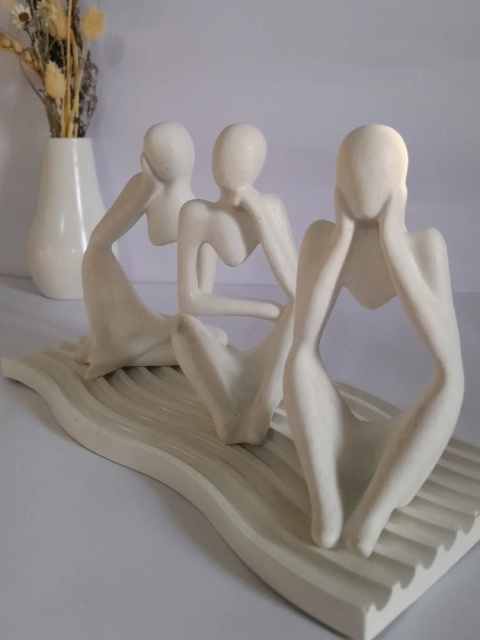 Zestaw 3 figurek dekoracyjnych „Zamyśleni” – Nowoczesne rzeźby gipsowe handmade